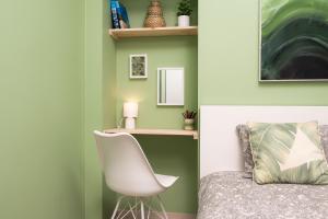 Spacious and Modern City Centre Deluxe Entire Flat for business and holiday