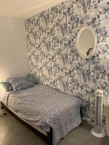 Résidence avec piscine et box, vue sur mer