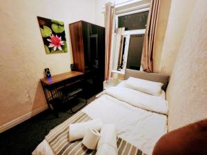 Boxroom SB Hatfield RD - Unrated properties in Bolton