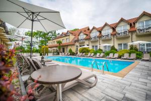 Alcest z widokiem na morze, basenem,