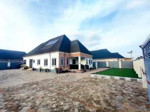 Bungalow in Benin - Otokutu