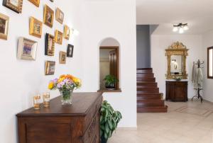 Polixenis House