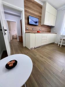 Modern ArtDeco Apartment Korca CityCenter 2