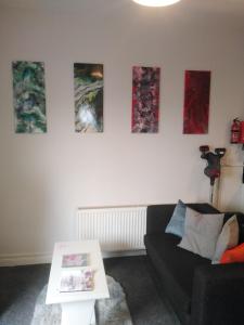 Apartment Sleeps 2 with Free Parking