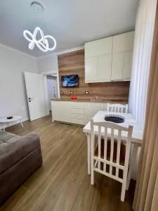 Modern ArtDeco Apartment Korca CityCenter 2 - Boboshticë