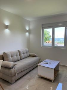 Djokić 3 sa bazenom