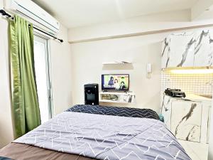 Nordic Studio Pool View Free Netflix at Apt Green Bay Pluit Tower E