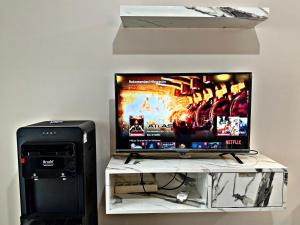 Nordic Studio Bedroom Free Netflix at Greenbay Pluit Baywalk