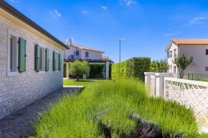 Villa Dionis with heated Pool & Grill