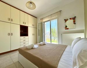 Villa Serenity Spilia Garden floor