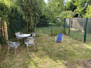 Appartement pieds dans leau à Royan avec jardin et équipements complets - FR-1-494-130