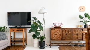 Cheerful two bedroom Victorian home