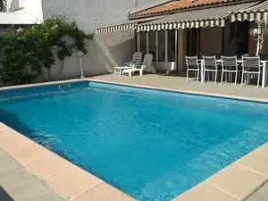 villa spacieuse avec piscine - La Crau