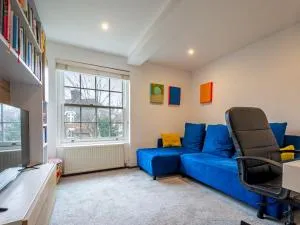 Pass the Keys Perfectly Located Stylish House w Parking - Hackington