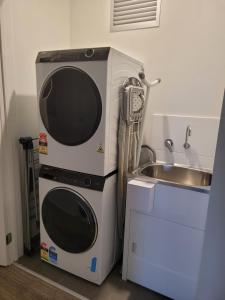 Wollert Ground Floor Entire Apartment- Close to Melbourne Airport-Free WIFI-Washer & Dryer
