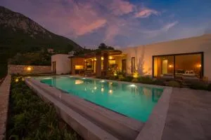 The Escape House - Uzumlu