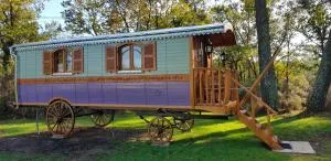 Roulottes Au Bois Chéri - Bussac-Forêt