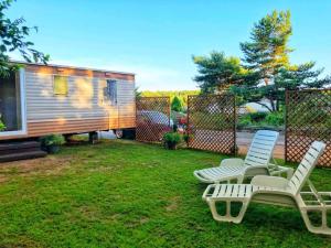 Namelis Pušų pakrašty