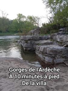 B&B / Chambres d'hotes chambre studio 25 M2 et table d-hotes Ruoms 2 : photos des chambres