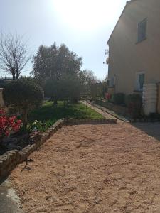 B&B / Chambres d'hotes chambre studio 25 M2 et table d-hotes Ruoms 2 : photos des chambres