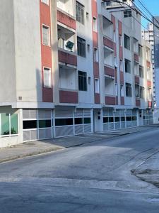 Condomínio edifício Prota no Guarujá - 80 M da praia