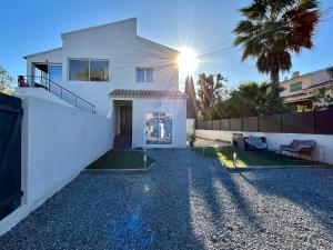 Bas de villa avec piscine privé - calme