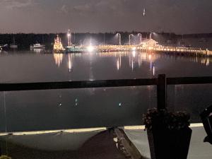 Captain Dans Sunset Suite