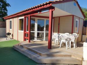 Chalets Gite proche Mont St Michel, Spa privatif en option ,St Malo : photos des chambres