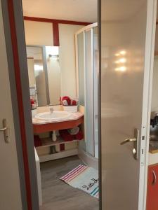 Chalets Gite proche Mont St Michel, Spa privatif en option ,St Malo : photos des chambres