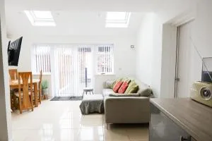 Motorway Access, Cosy Flat - Ince-in-Makerfield