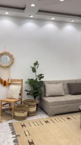 شقة الكامله