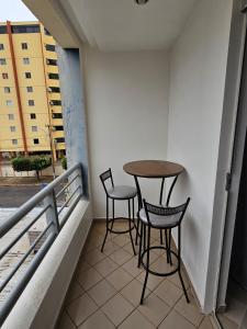 Piscinas Termais de poço, em frente bares Vips e badalados, do Sesc, vários Restaurantes Tops ao redor, Melhor atendimento com área de laser totalmente renovada, varanda do AP em frente a praça da Virada de Ano