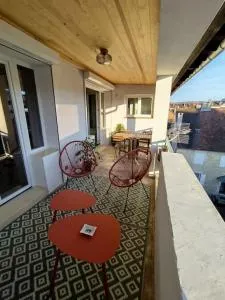 Appartement plein centre avec terrasse - Villeneuve-sous-Pymont