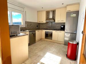 Espectaculares vistas al mar en chalet con piscina