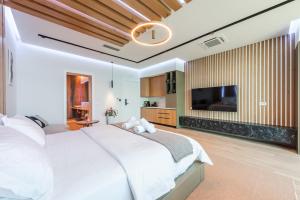 Marina Luxury Suites by PS