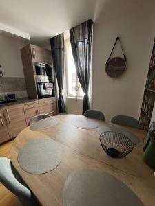 Appartements Appartement moderne centre ville, 5 personnes, 65 m2 : photos des chambres