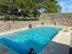 logis dans ancien relais de poste - Rousson