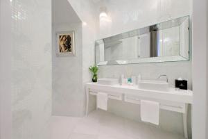 Domus Aurea Luxury Suites