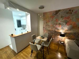 7 Emperors Central Suite