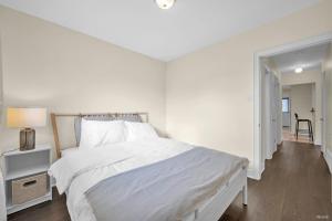 Luxury Renovated House in Prime Location with Parking