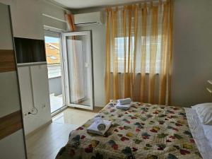 Domagoj - Luxury apartment with private parking, jacuzzi and seaview