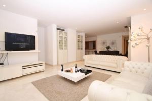 Alcazaba Beach three bedroom Apartment