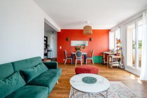 Apartment with Large Terrace and Panoramic View - 2 Bedrooms, Marseille