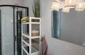 Appartements Chez Nino, un studio lumineux et climatise : photos des chambres