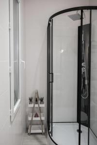 Appartements Chez Nino, un studio lumineux et climatise : photos des chambres