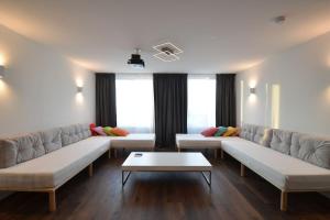 3 Bathroom, Rhapsody In Roof, Penthouse