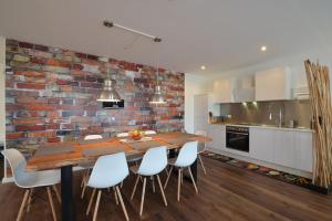 3 Bathroom, Rhapsody In Roof, Penthouse