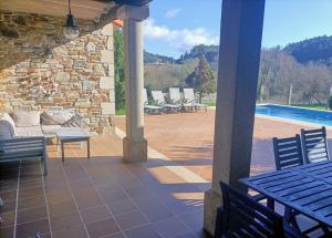 Casa rural con piscina cercana a la playa