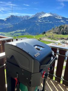 Neu-renovierte - Nov 24 - 2,5 Zi Wohnung mit Traum-Aussicht