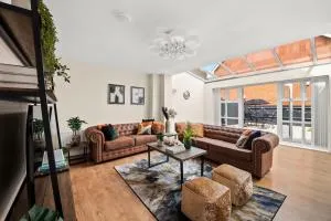 Radiant Retreat Ideal for LegoLand, Windsor, & LHR - Farnham Royal